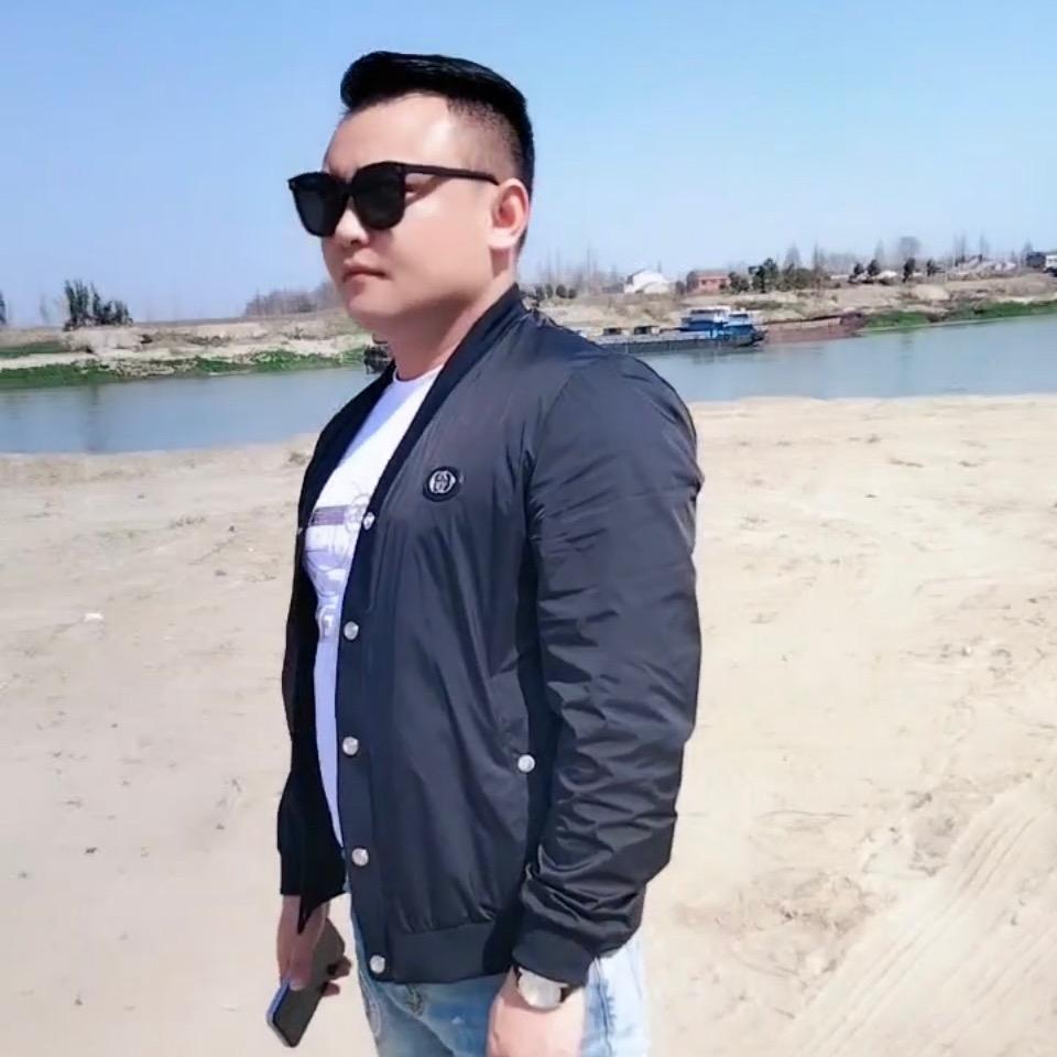 砖头哥🧱正能量一身正气