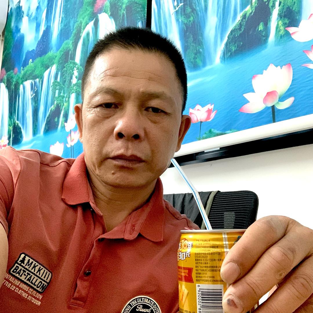 寂寞点燃一支烟