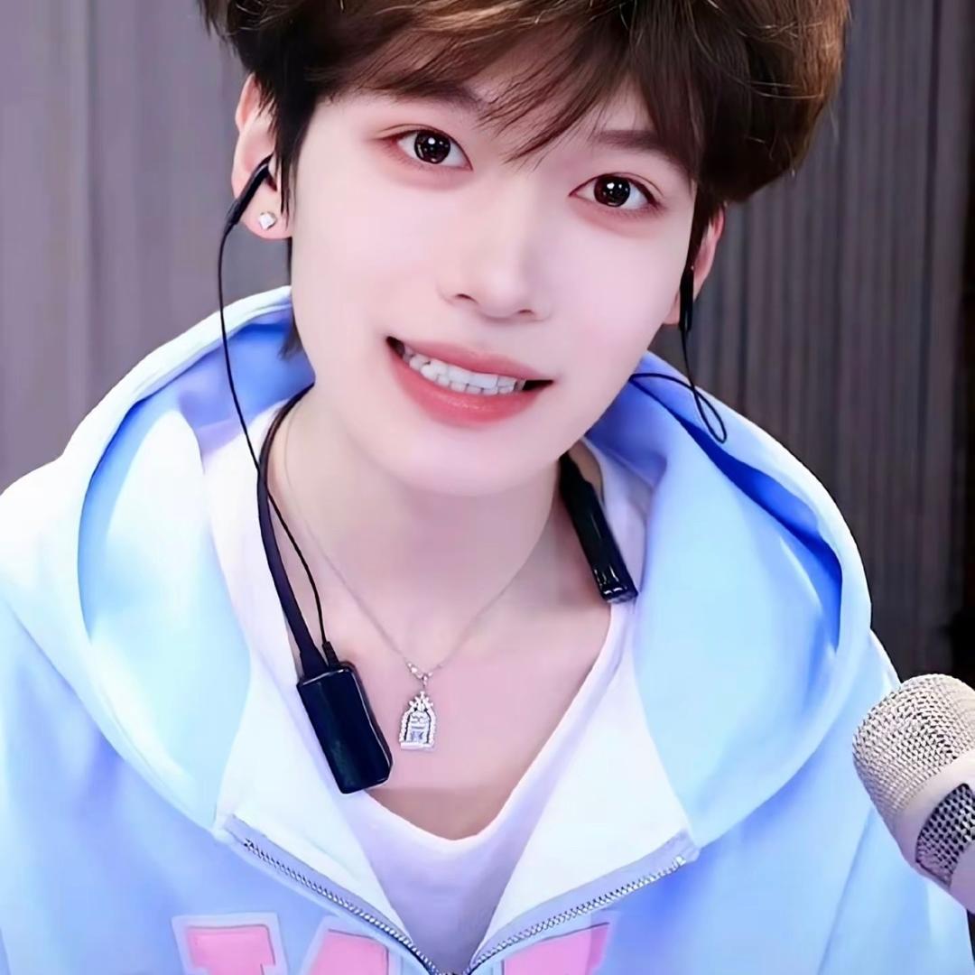 菜菜泡芙年华记🌱