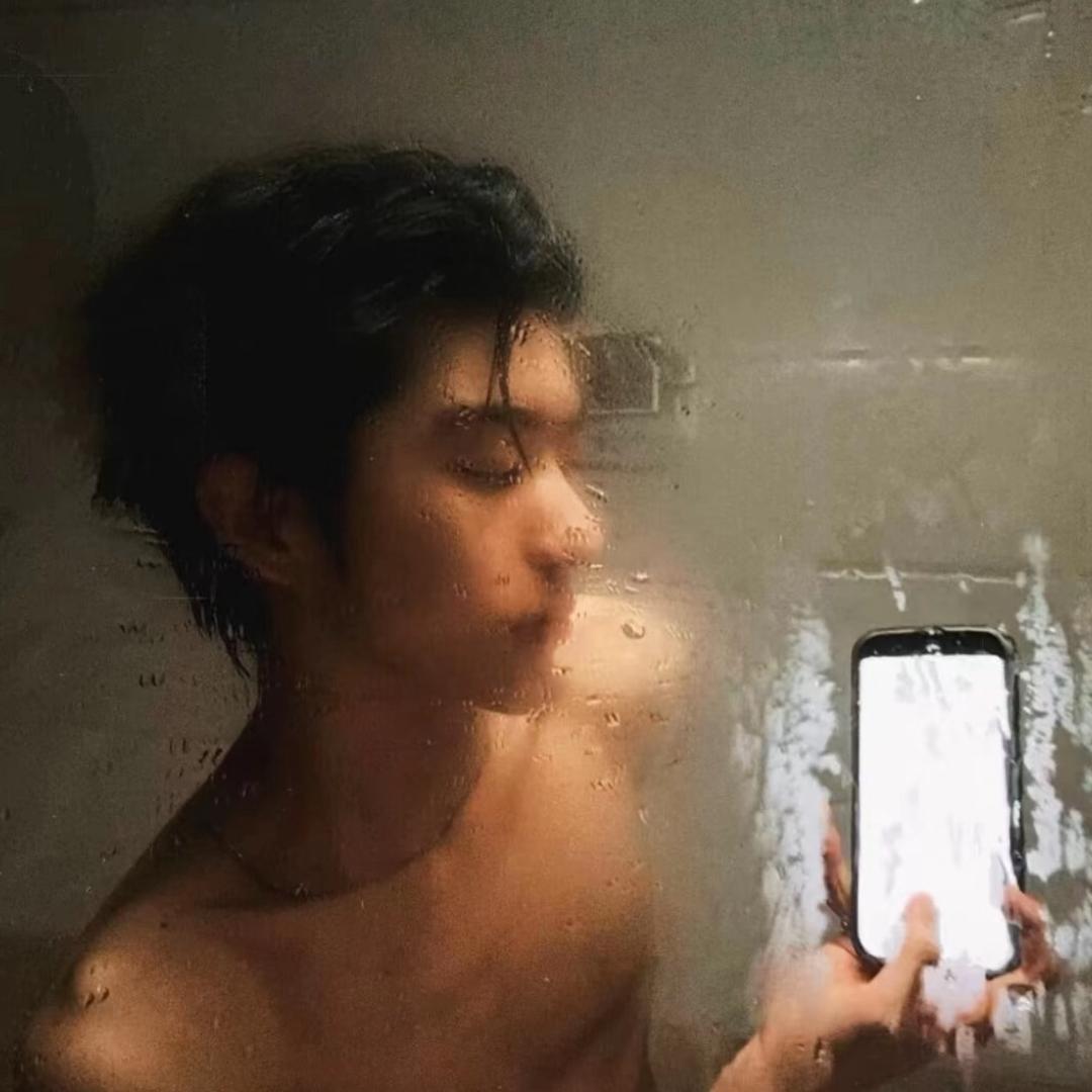 不谈恋爱是因为自恋