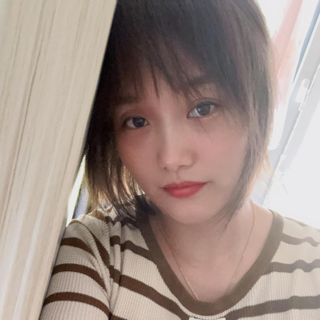 贝贝.
