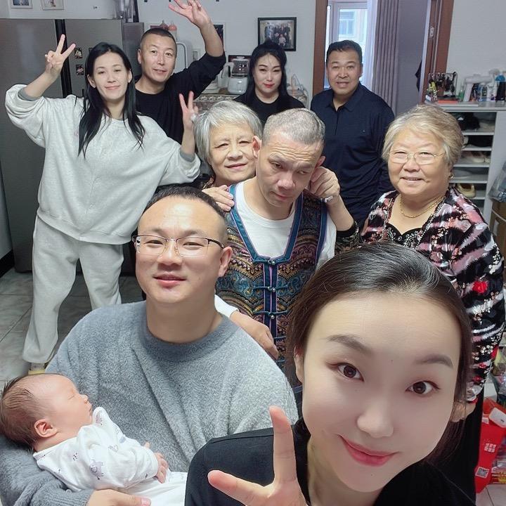 宇文洪基一家人