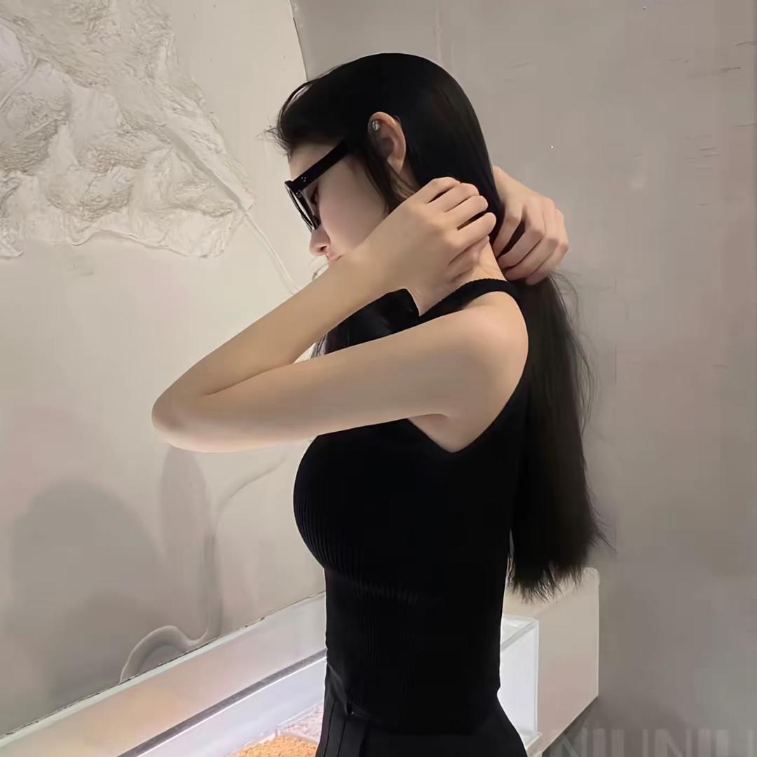 —-.