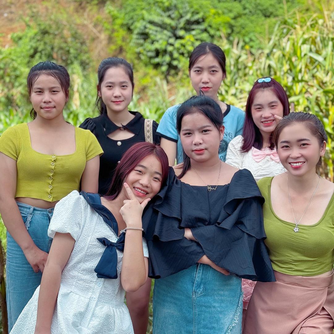 苗族姑娘交个朋友1