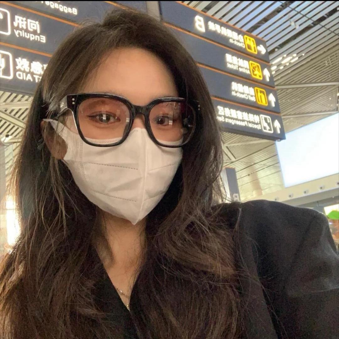 爱美的泰迪熊🐻