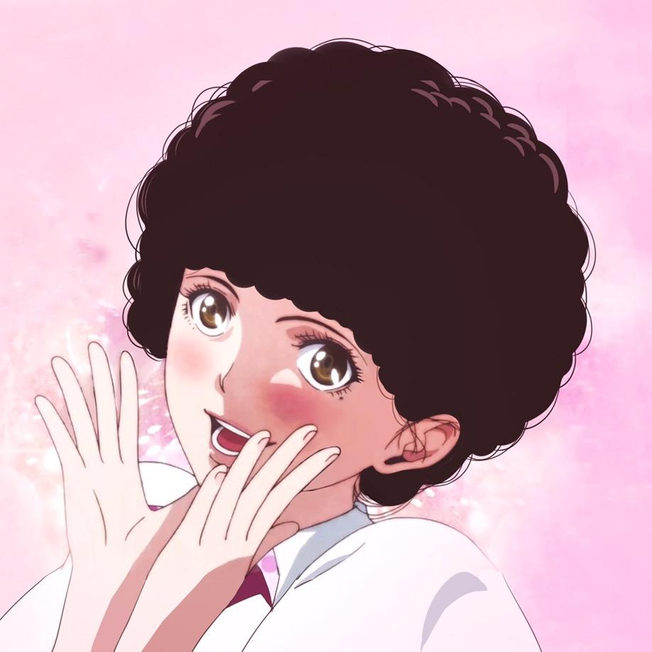 爆炸头少女