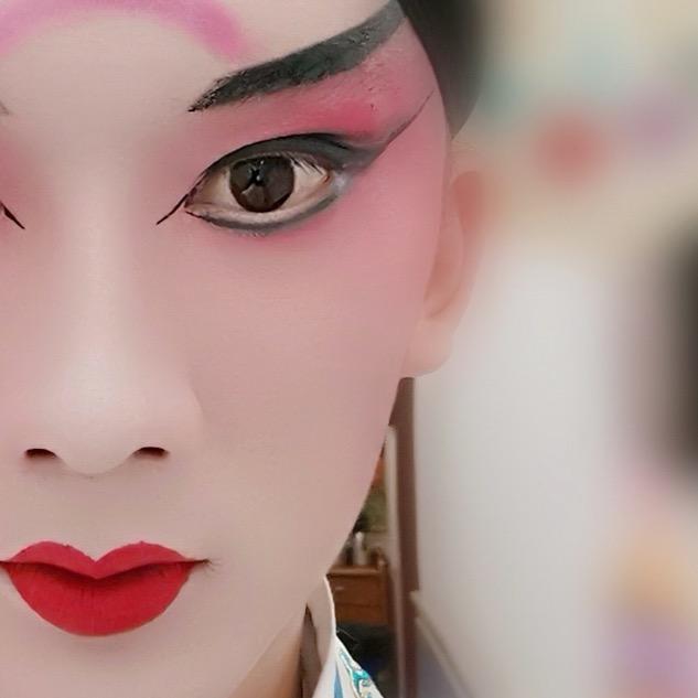 一块听戏