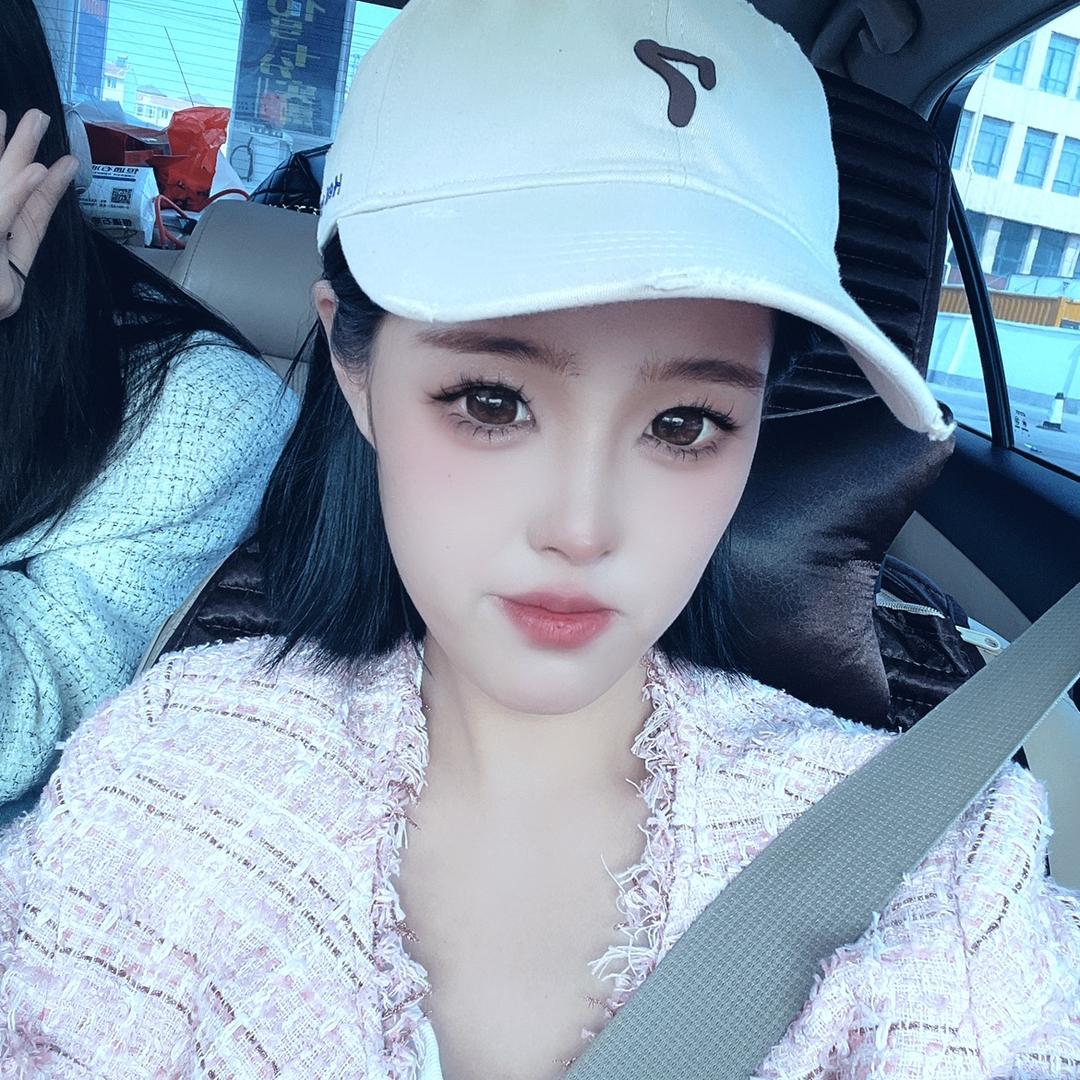 A.小杨睡不醒😘