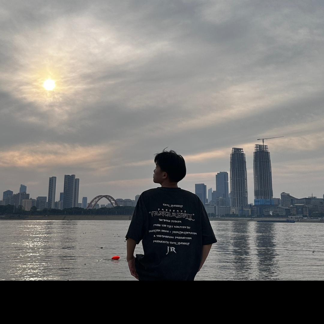 不是小刘