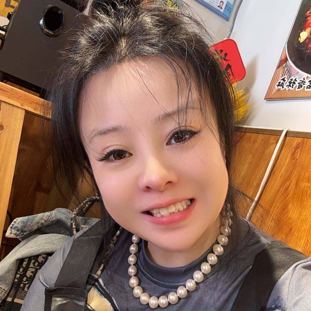 老杨牙很齐