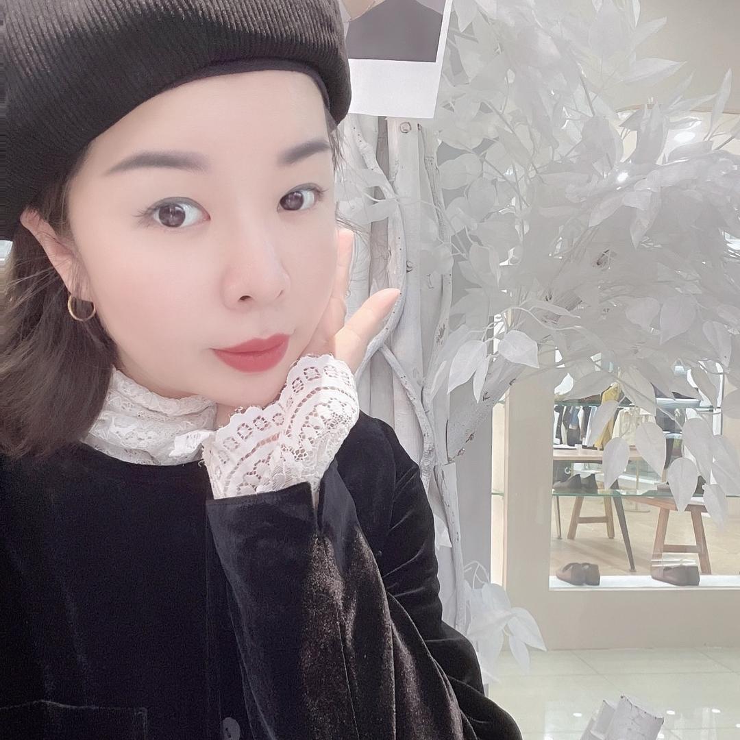 广陵区名媛彩裳服饰批发部
