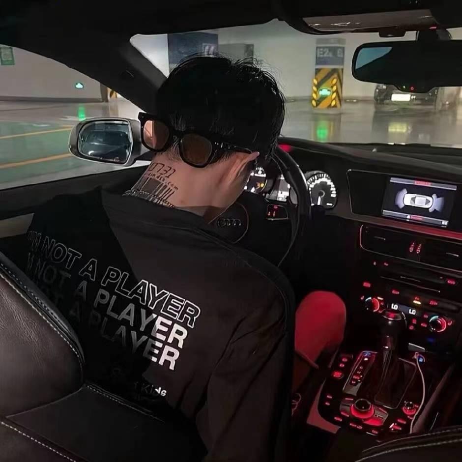 梓晨不会压弯. 🏍️