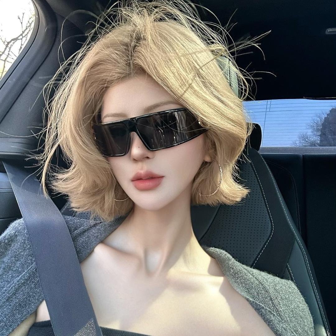 暴躁小美妹.