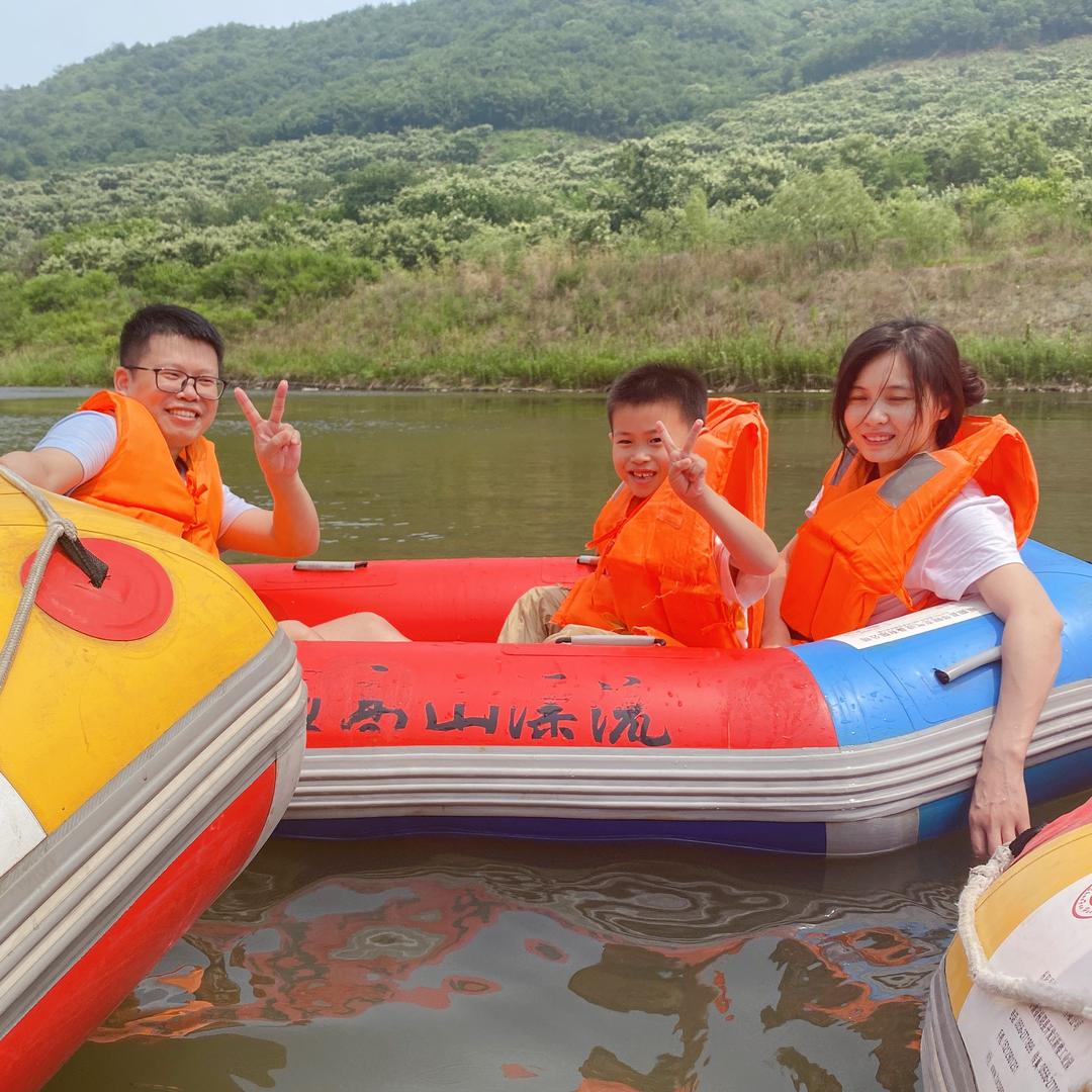 涵涵一家人(三角洲行动跑刀中)