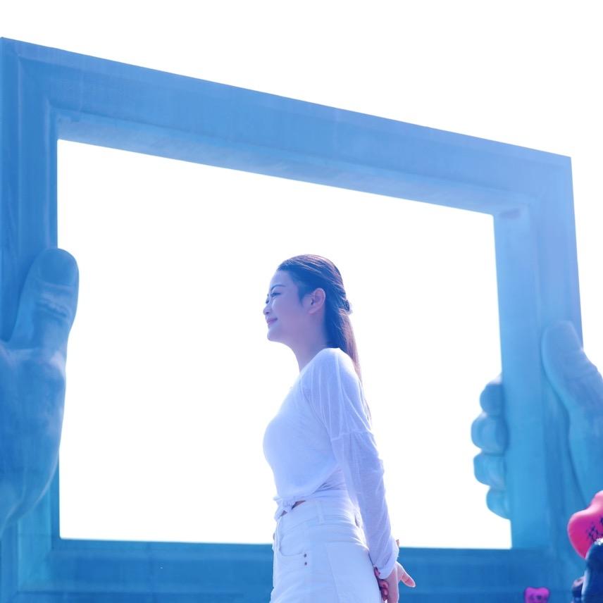 王老师[爱心] Wᯅang꧂