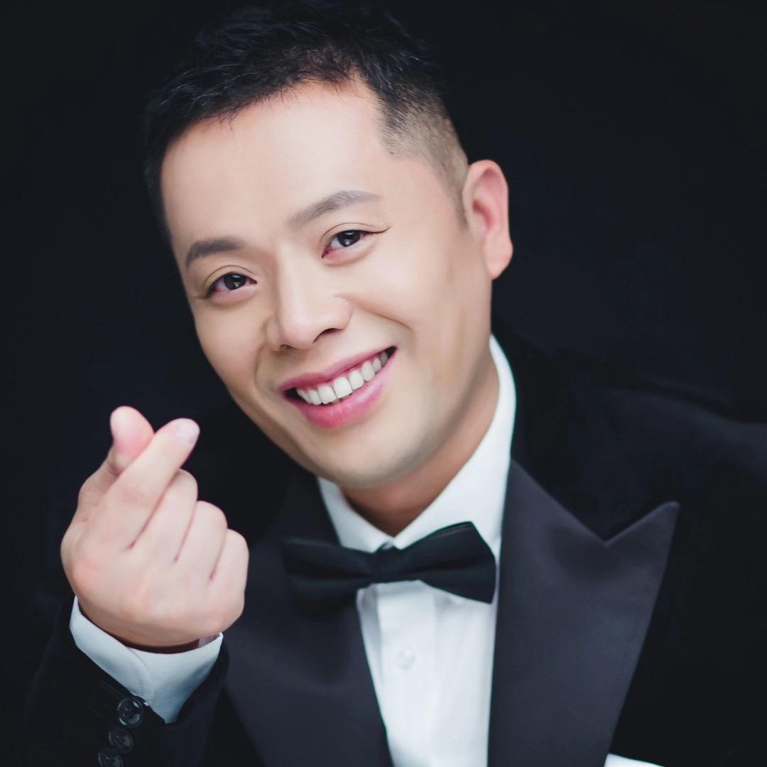 广东佛山汉龙光电各种泡泡机雪花机雾化消杀