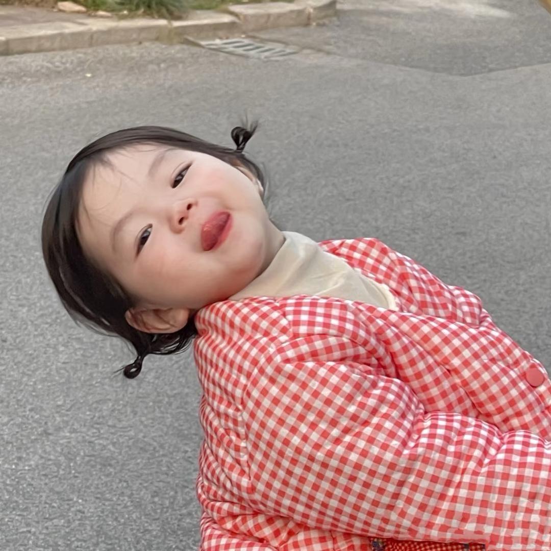 脸一点也不圆‘
