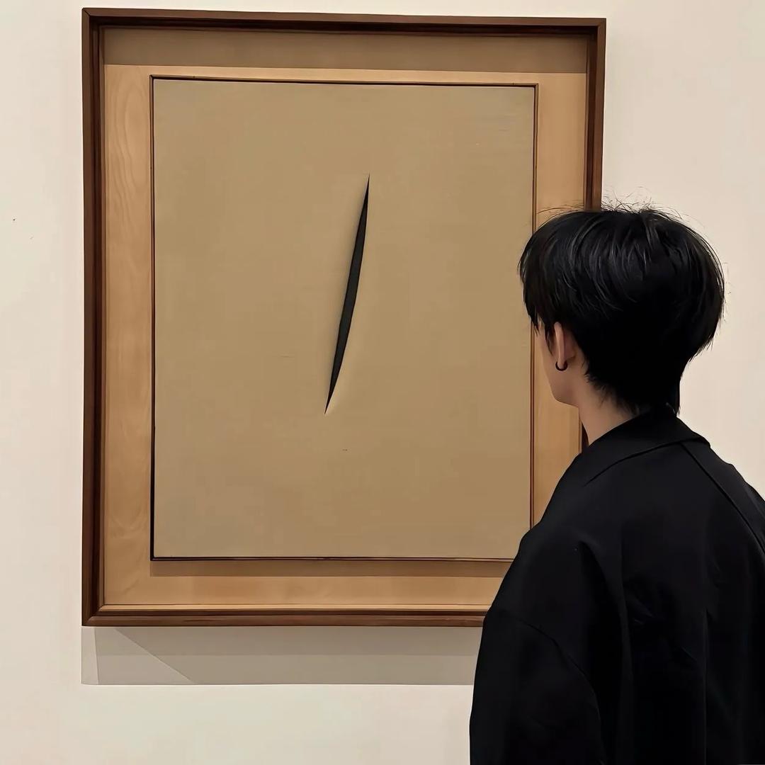 ，。