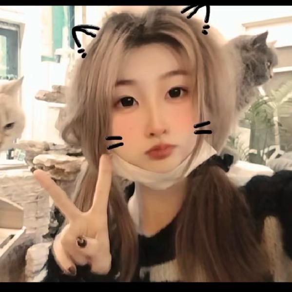 叶叶睡醒了.