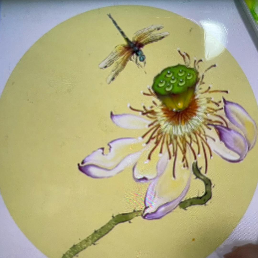 梅子爱画画