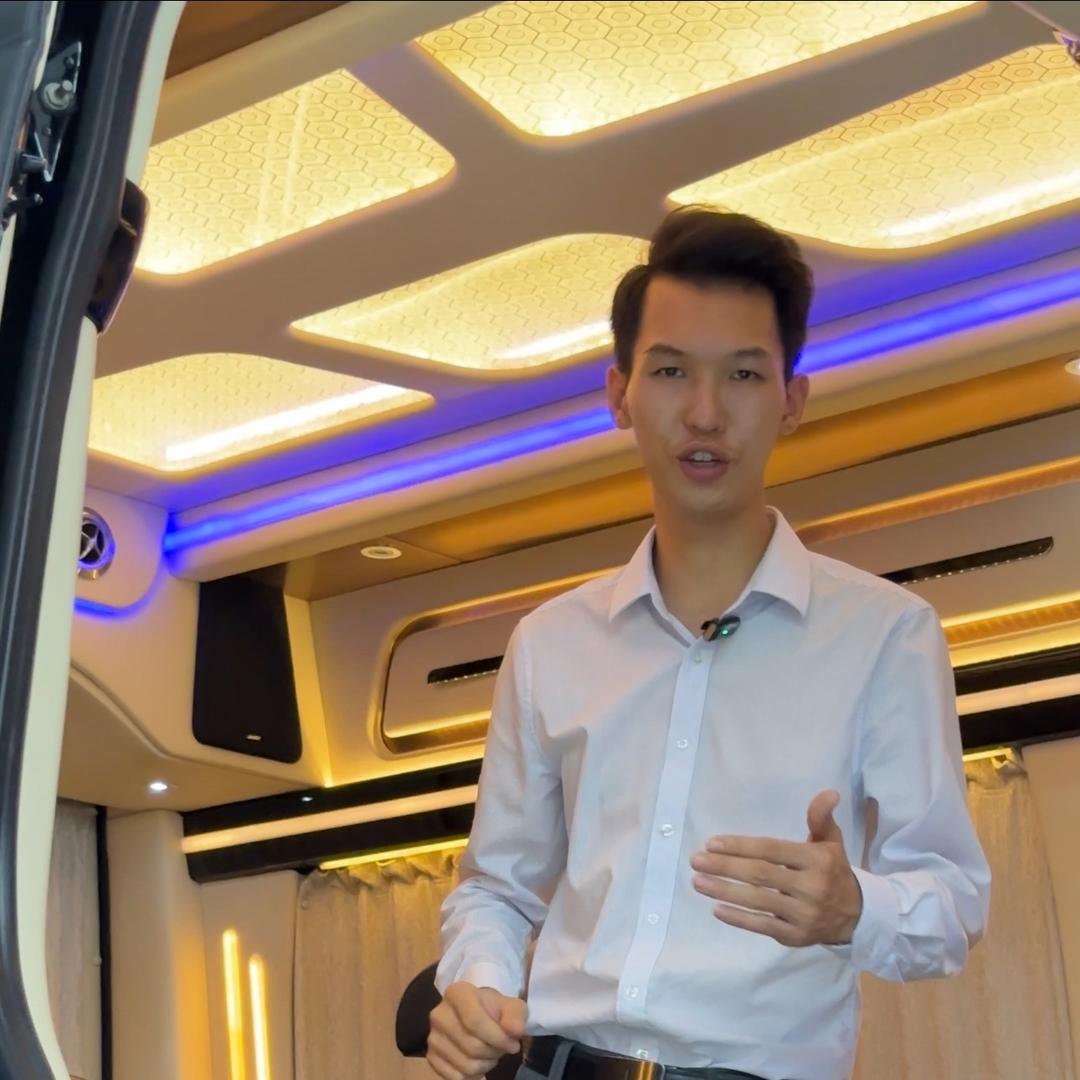 成都卡诺驰商务车