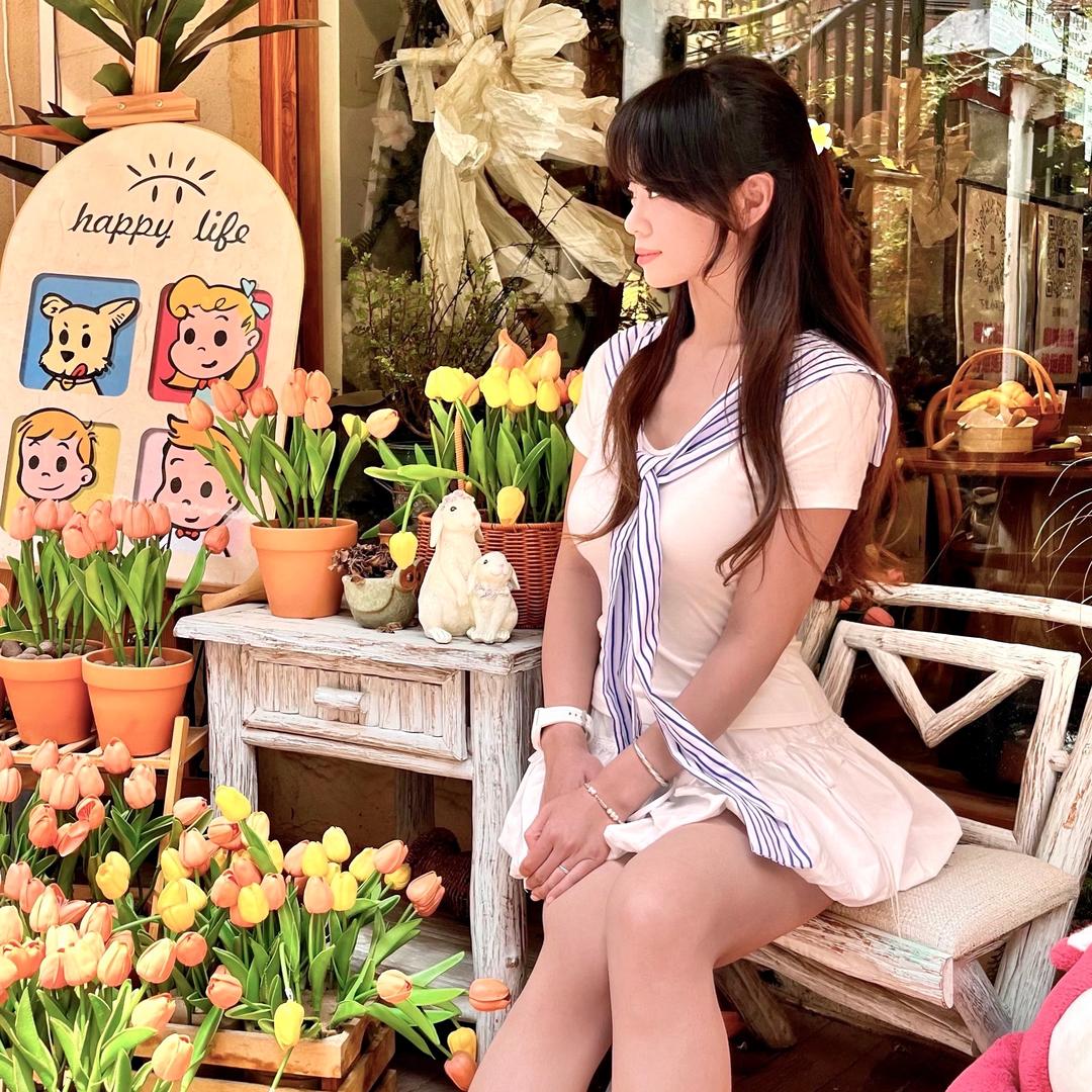 妮₍˄·͈༝·͈˄*₎◞ ̑̑