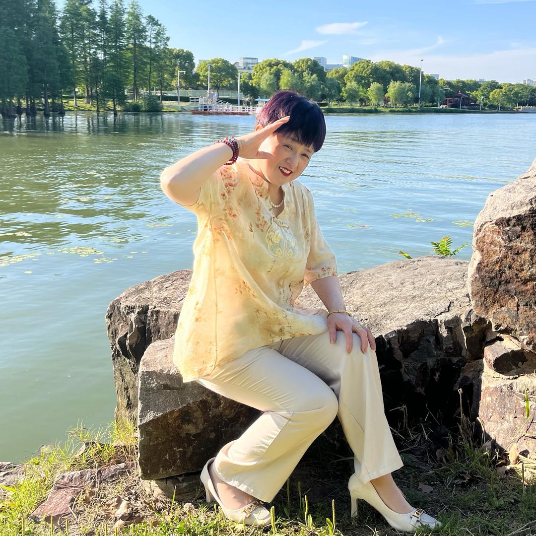 迷糊服装商行(小个子大码妈妈装)