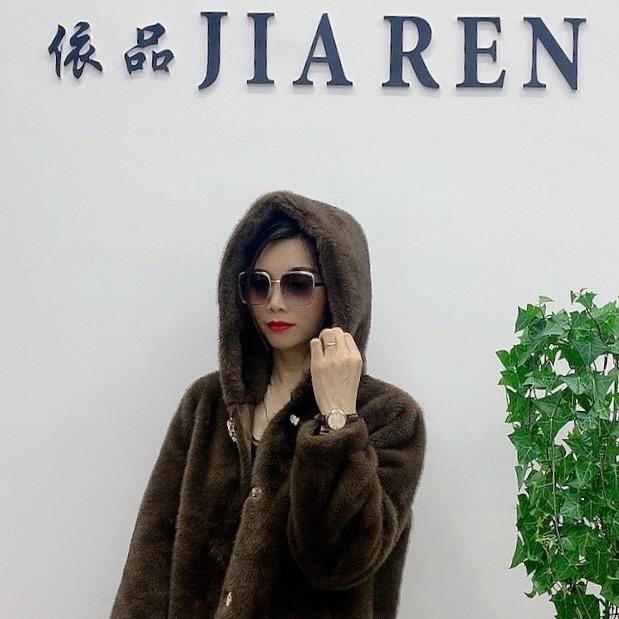 依品佳人服装服饰工厂店