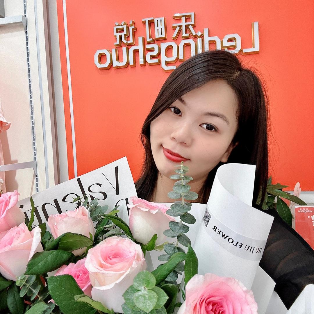 嘉禾县乐町说潮袜店