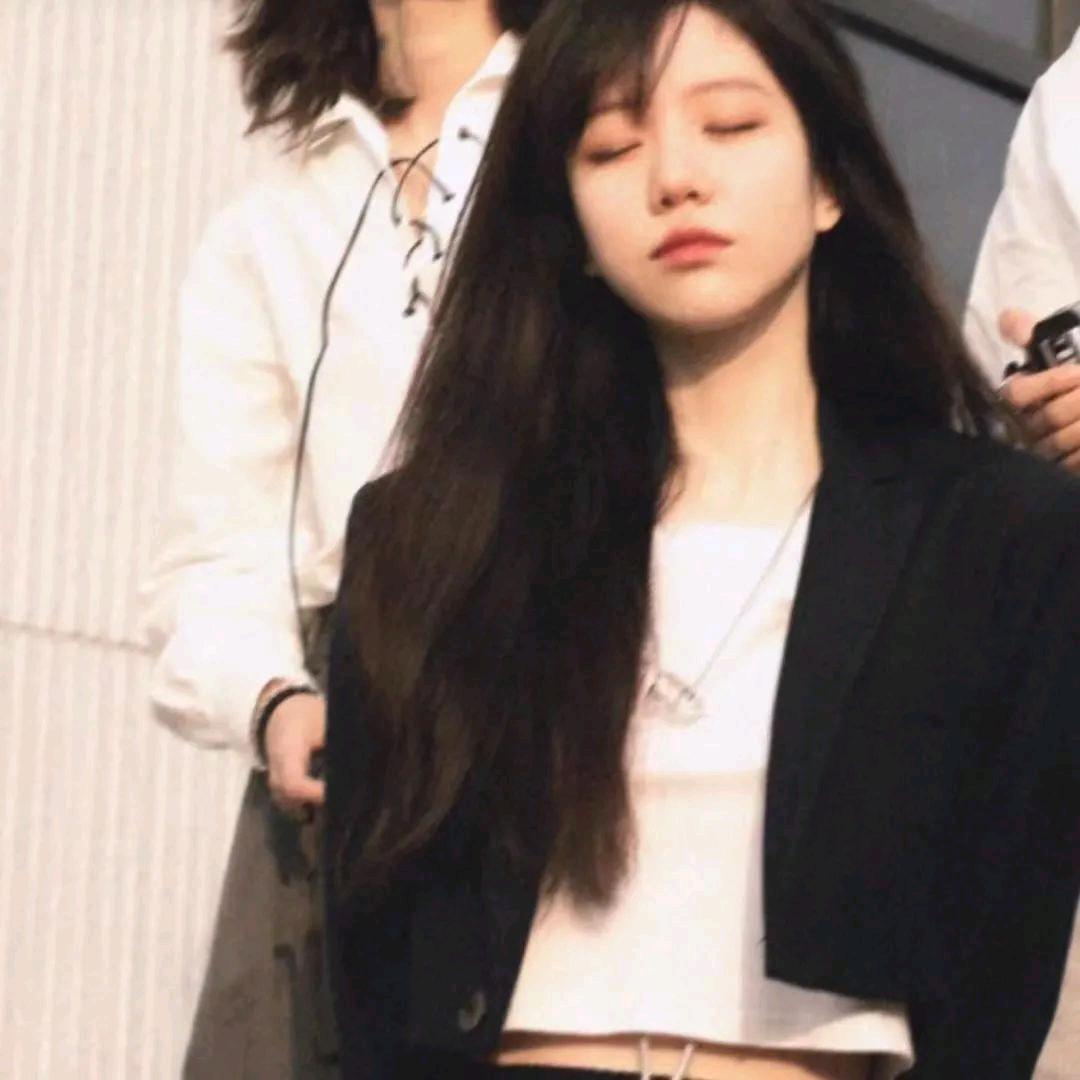 眉眼带笑