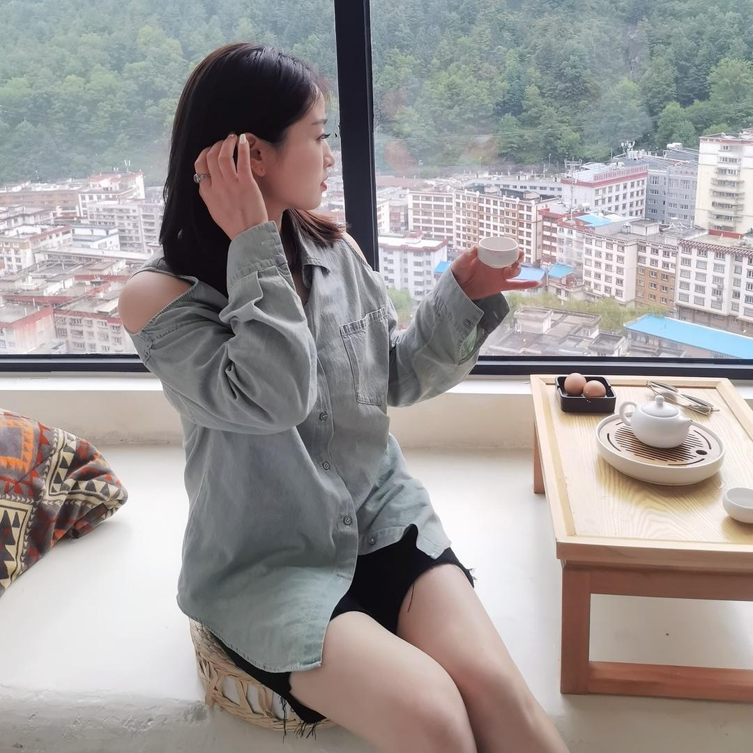彩芳服饰