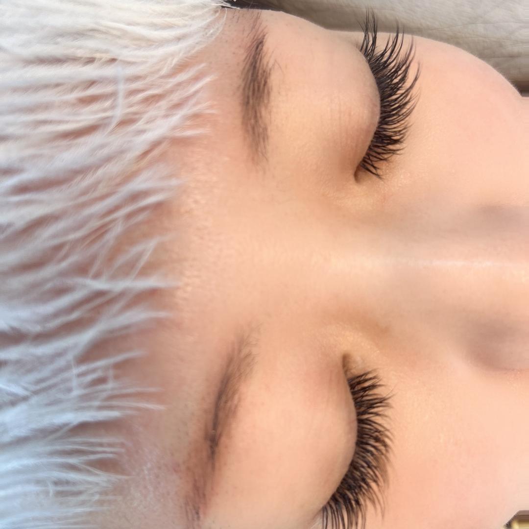 她的睫毛美睫馆-薇薇