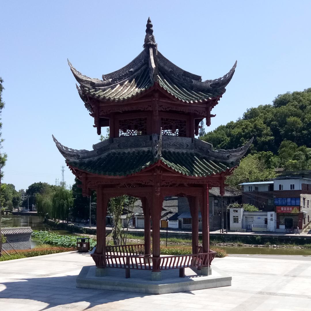 成都实木仿古门窗厂家（鸿艺阁木雕）