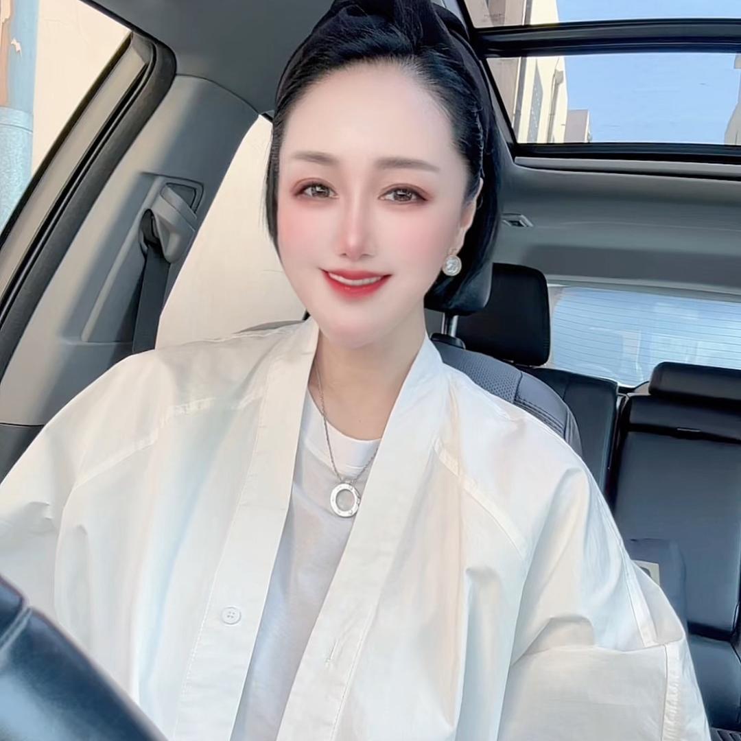 @小白“衣+1”