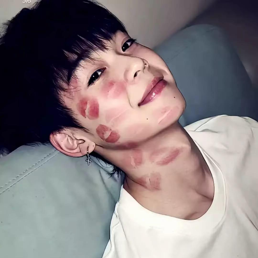 小金^