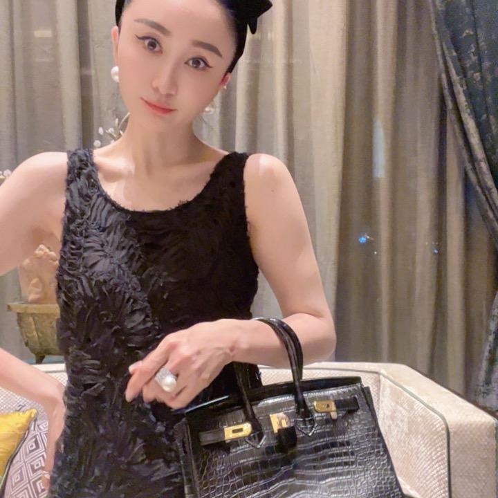 漫姐稀有皮源头工厂《伊伊》《思思》