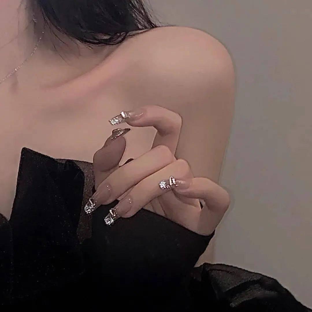 路人甲💋穿戴甲～