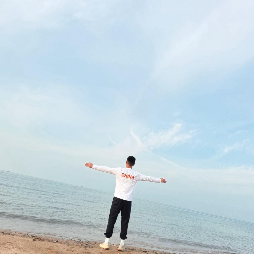 打篮球的小破孩儿🏀
