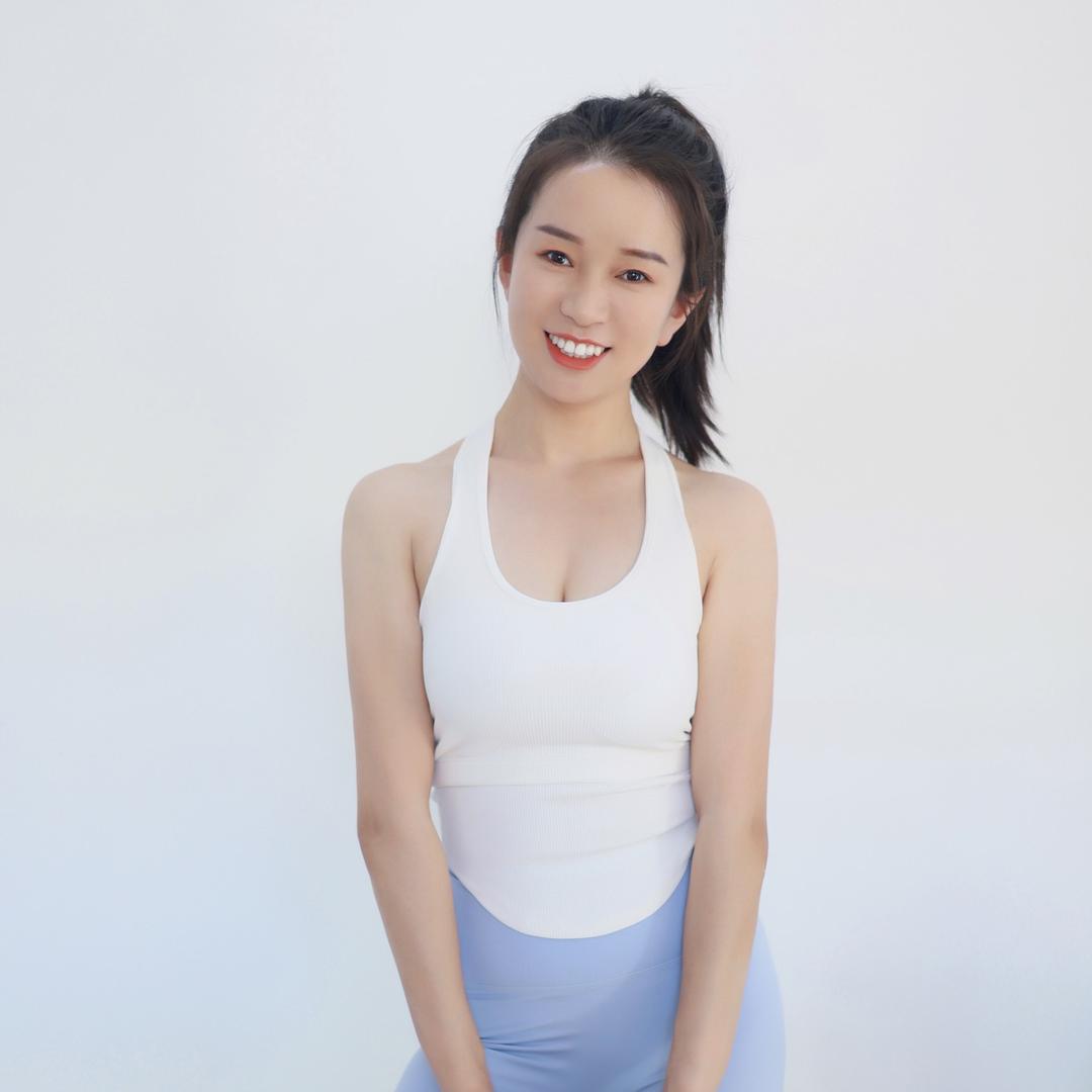 通辽澜瑜伽小聂教练