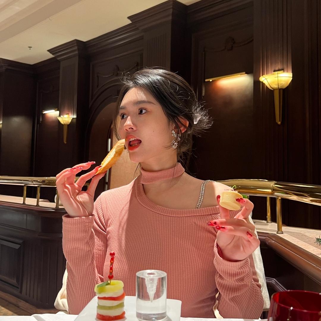 艾琳.