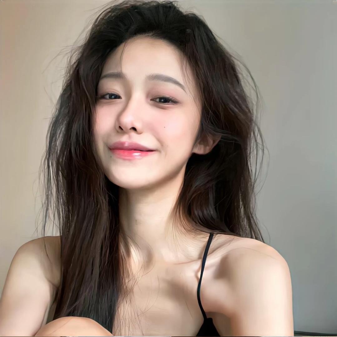 小依.