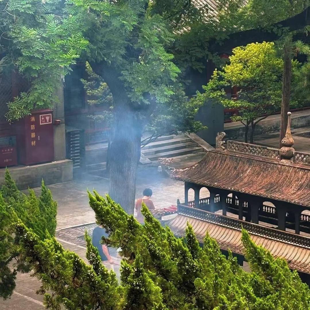 眸