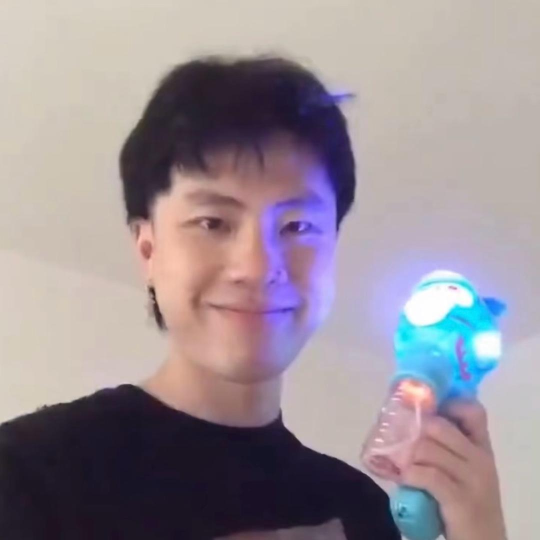 牛爷爷cos性感兔女郎勾引隔壁人妻壮壮妈