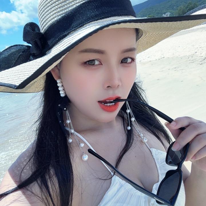 缺牙妹艳艳