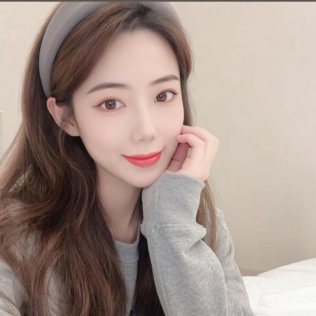 Cz。