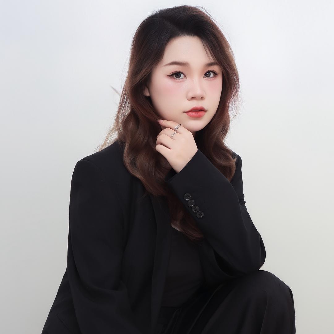 新华美妆 思媛老师