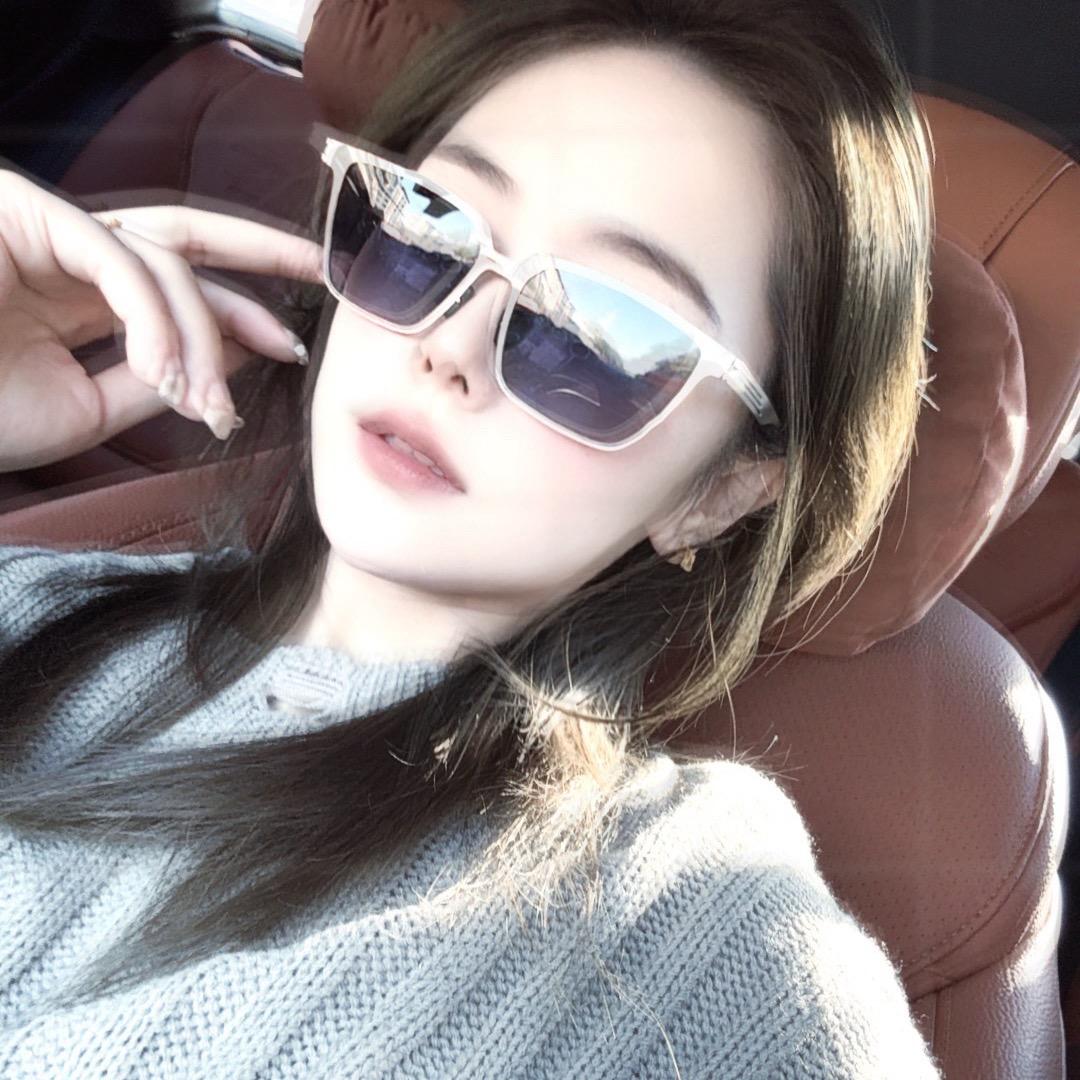 一只快乐的小静吖