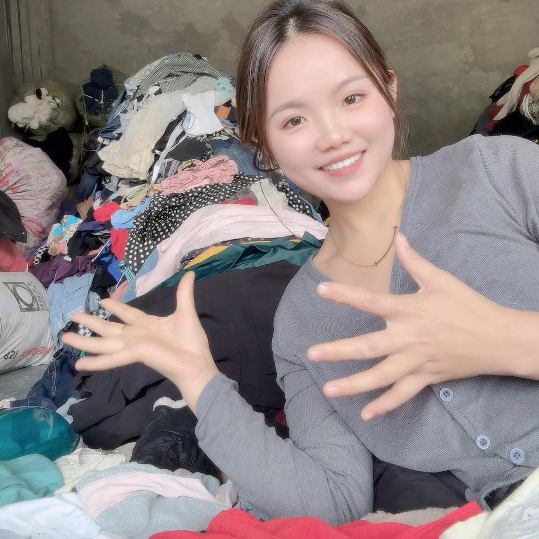 凤凰回收旧衣服的小吴