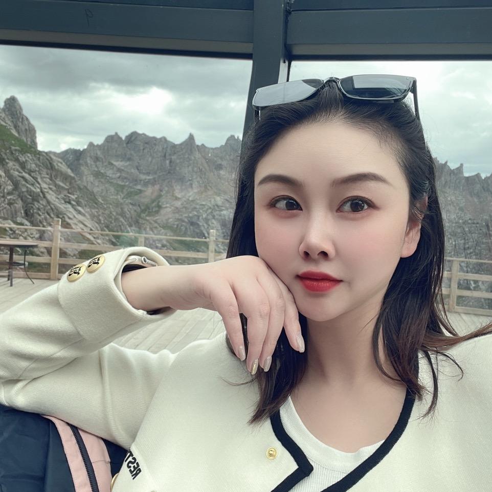 浣肌肤的小菲晨