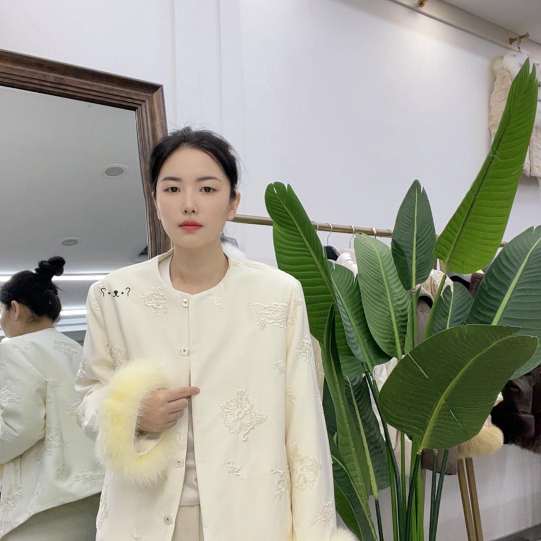 丽瑞纳服饰
